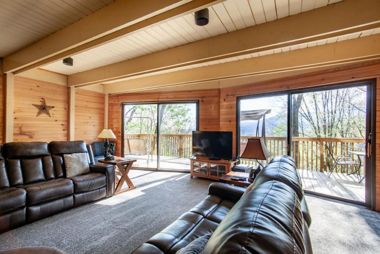 Bear View Chalet With Hot Tub And Near Ober Гатлінбург Екстер'єр фото