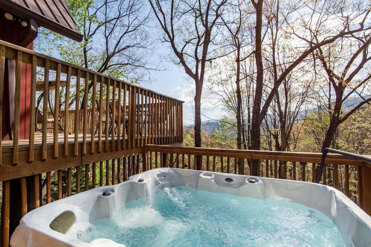 Bear View Chalet With Hot Tub And Near Ober Гатлінбург Екстер'єр фото